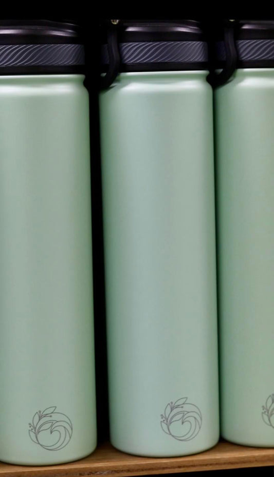 Grace 25oz Insulated Bottle with FlowSip Cap