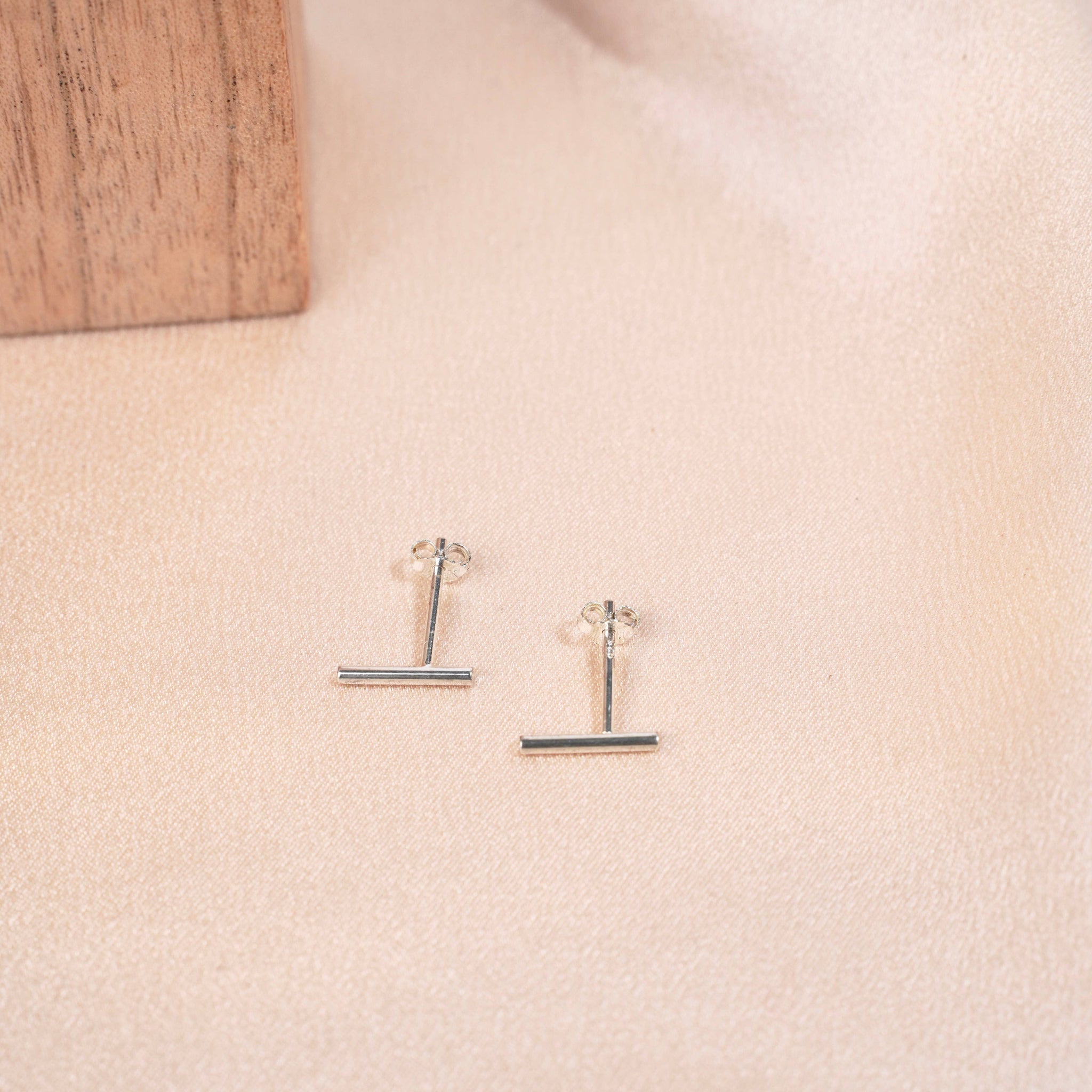 Victoire Collection - Gold plated designer bar earring: Silver