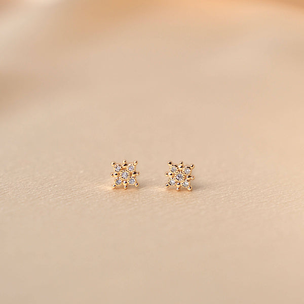 Victoire Collection - Gold plated star set earrings