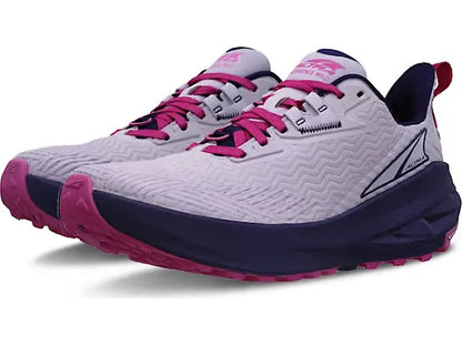 Women’s trail shoe with roomy FootShape™ toe box