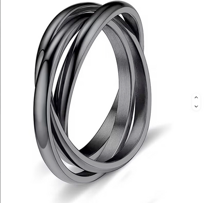 Willow + Wren Everly Interlocking Ring in black finish
