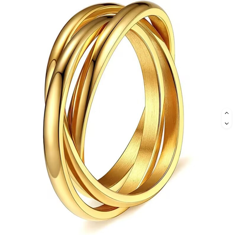 Willow + Wren Everly Interlocking Ring in gold finish